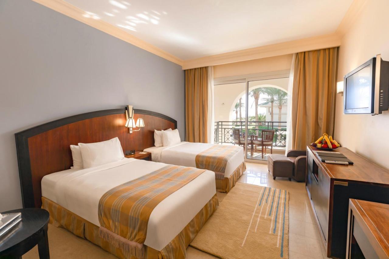 斯特拉迪梅尔海滩酒店&Spa 沙姆沙伊赫 外观 照片 A room at the Hilton Sharm El Sheikh