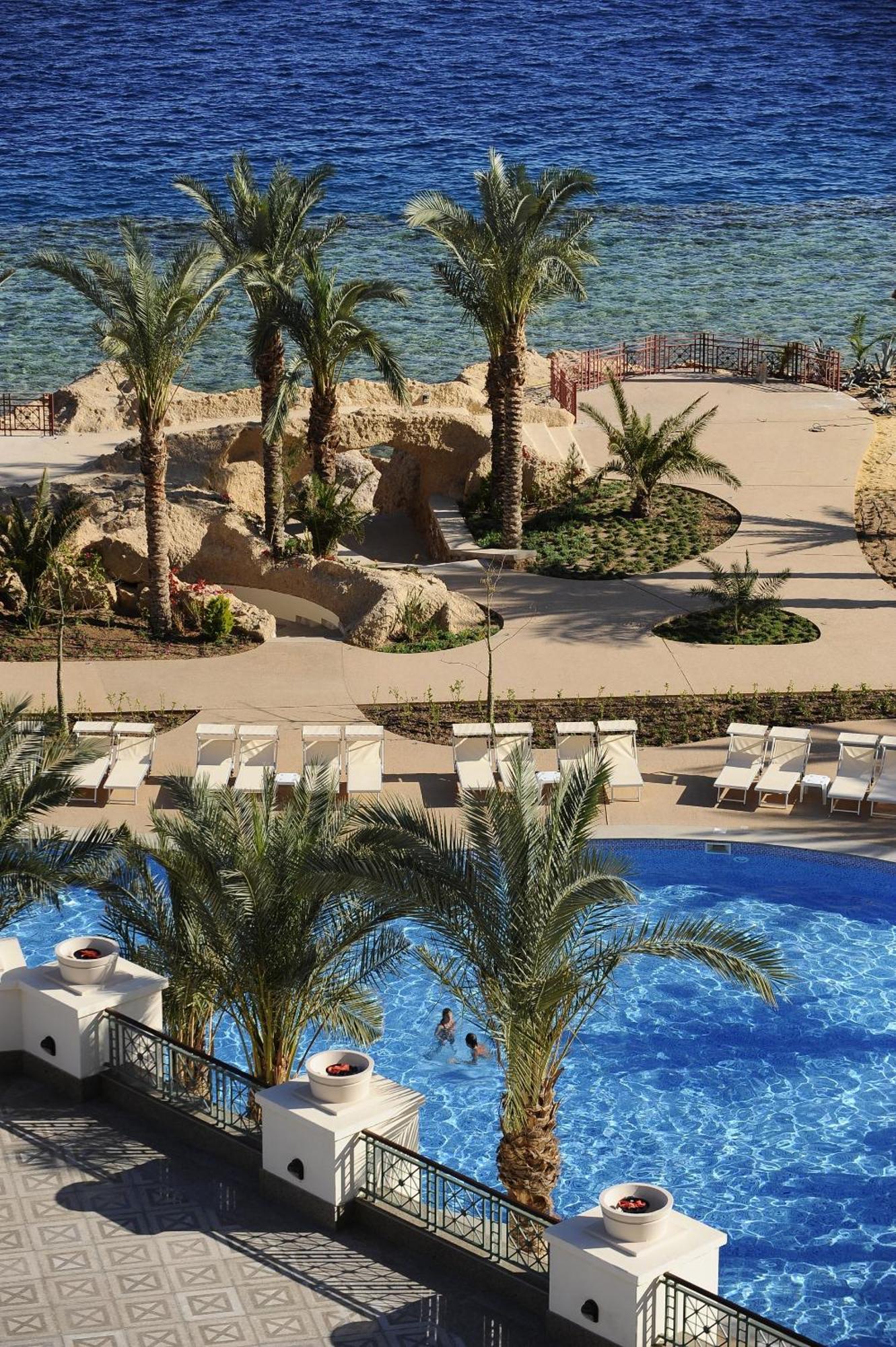 斯特拉迪梅尔海滩酒店&Spa 沙姆沙伊赫 外观 照片 The pool at the Hilton Sharm El Sheikh
