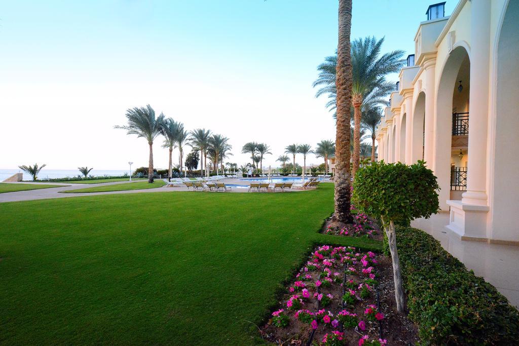斯特拉迪梅尔海滩酒店&Spa 沙姆沙伊赫 外观 照片 The grounds of the Four Seasons Hotel in Sharm El Sheikh