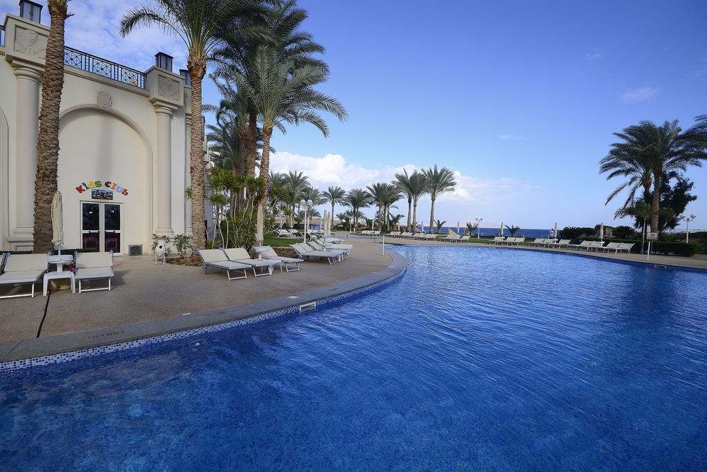 斯特拉迪梅尔海滩酒店&Spa 沙姆沙伊赫 外观 照片 The pool at the Hilton Sharm El Sheikh